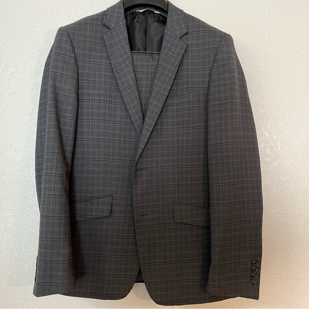 Linea Uomo Gray Plaid 2 Piece Wool Suit